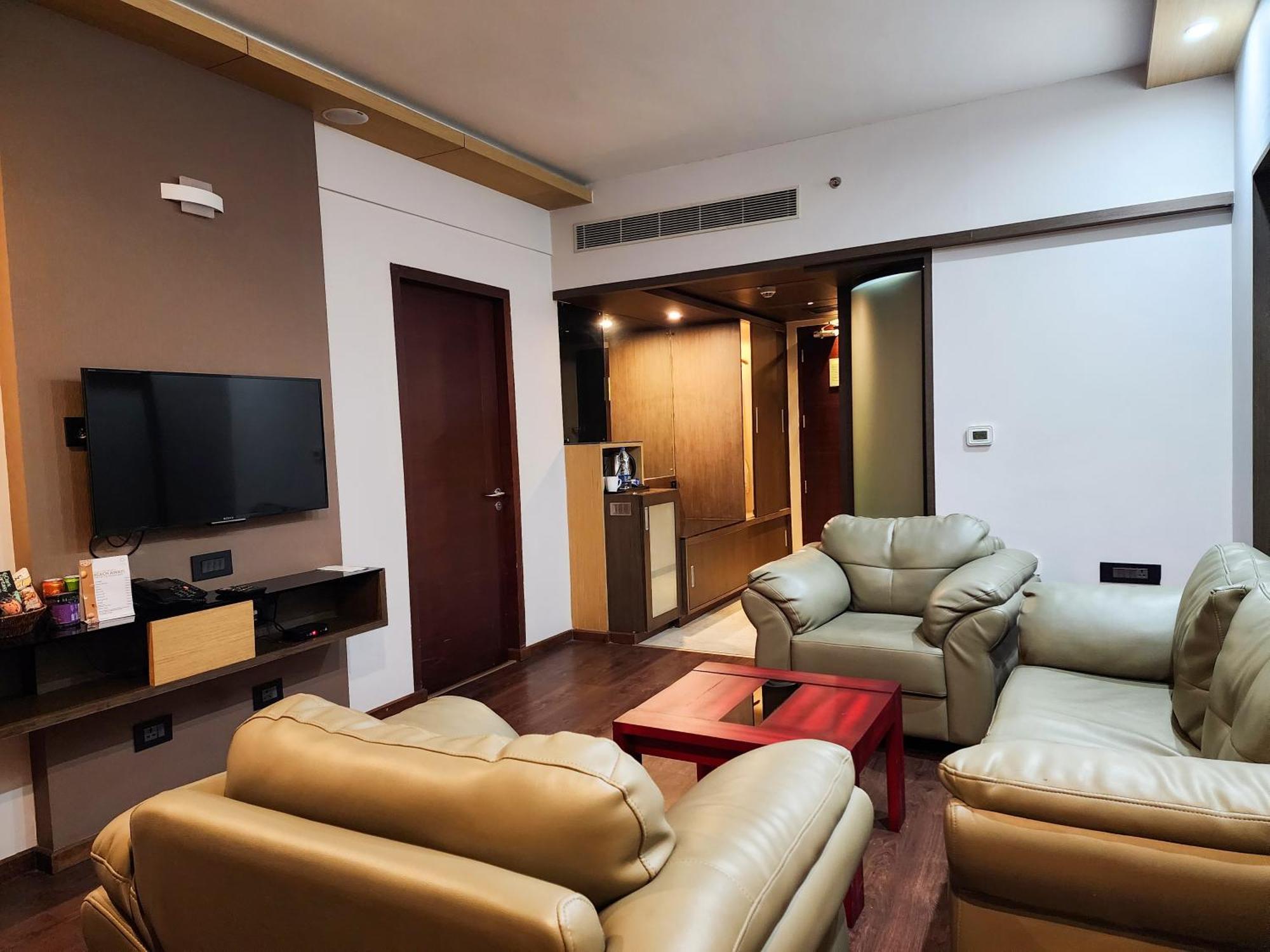Dimora Hotels And Resorts Тривандрум Экстерьер фото
